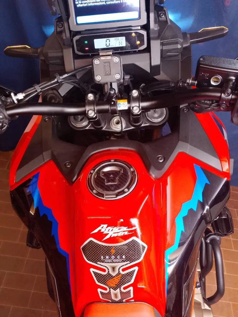 Honda Africa Twin CRF 1100L ES DCT (2024 - 26) (8)