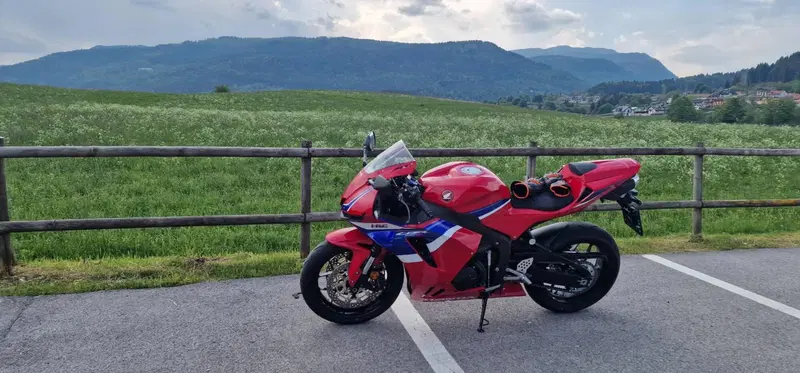 Honda CBR 600 RR (2024 - 26) (3)