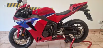 Honda CBR 600 RR (2024 - 26) usata
