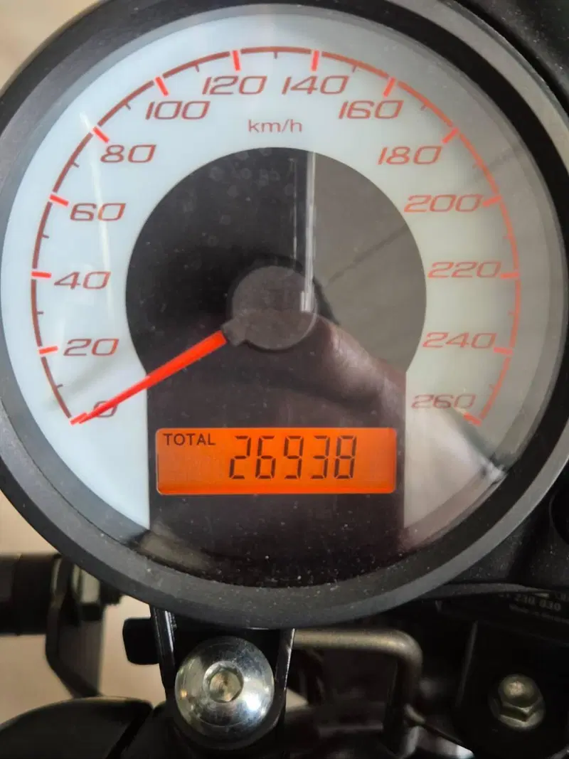 Ducati Monster S4R Testastretta (2)