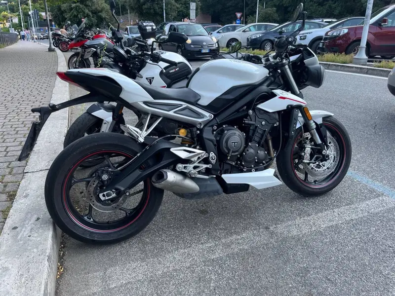 Triumph Street Triple RS (2017 - 19) (5)