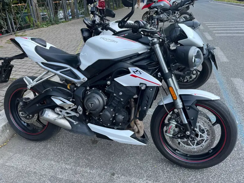 Triumph Street Triple RS (2017 - 19) (4)