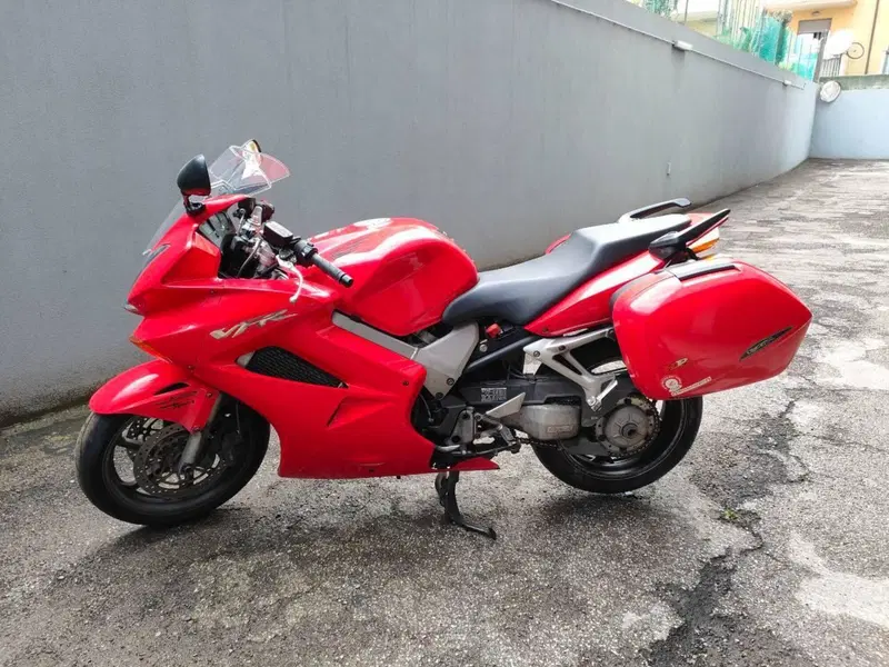 Honda VFR 800 (2002 - 05) (5)