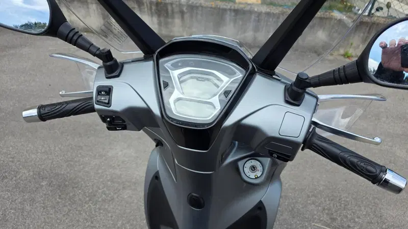 Kymco People 125i S (2021 - 25) (6)