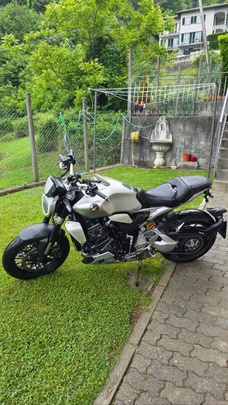 Honda CB 1000 R (2021 - 25) (5)