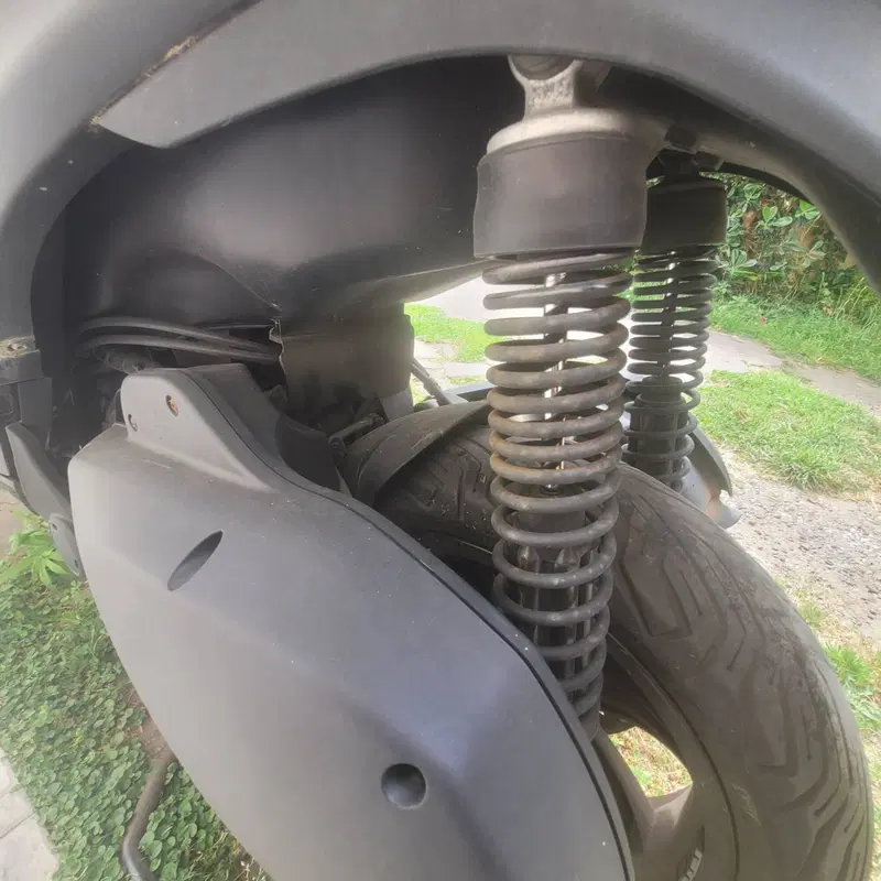 Piaggio MP3 300 ABS Hpe (2021 - 24) (3)
