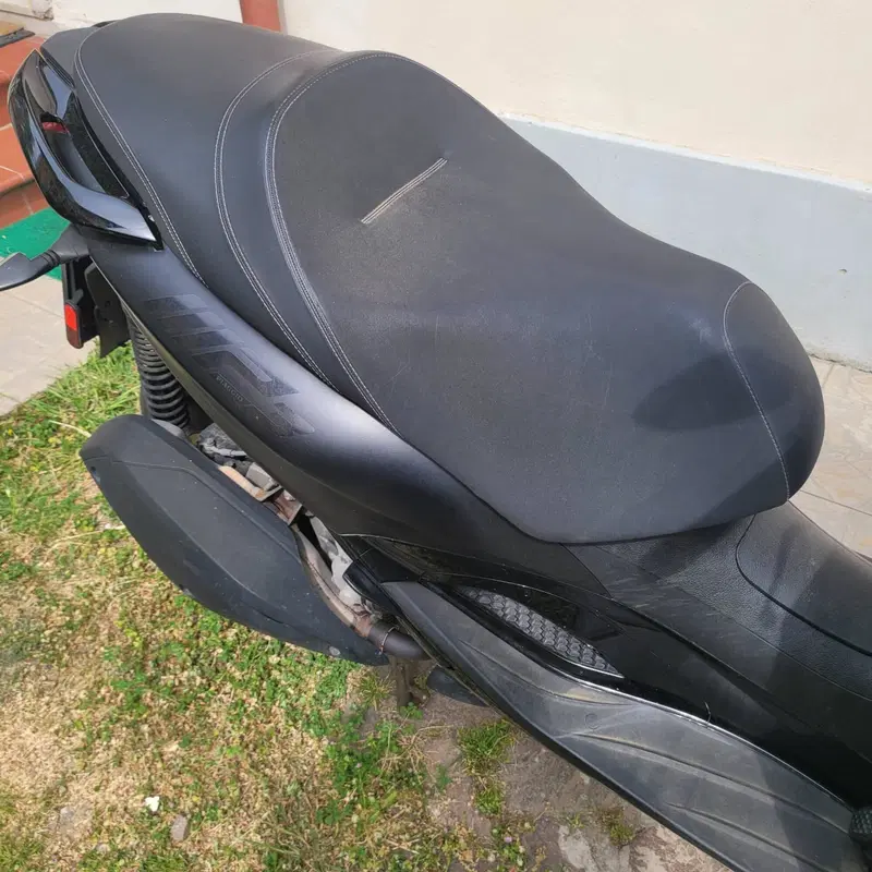Piaggio MP3 300 ABS Hpe (2021 - 24) (18)