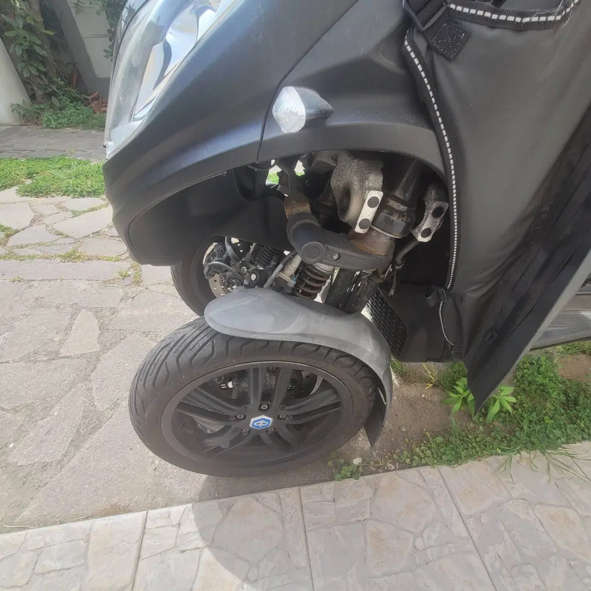 Piaggio MP3 300 ABS Hpe (2021 - 24) (19)