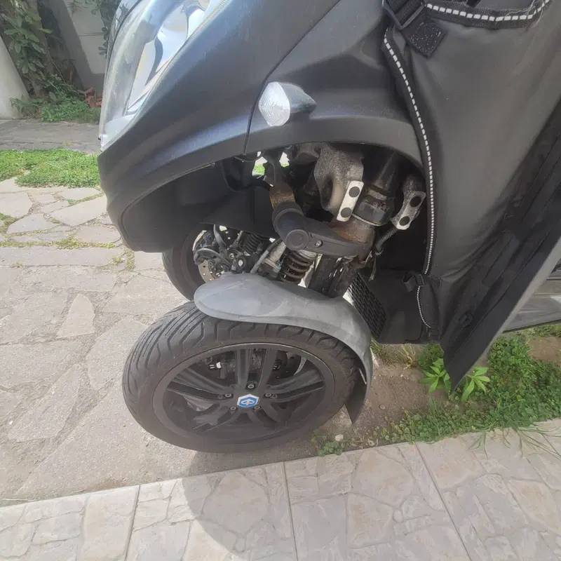 Piaggio MP3 300 ABS Hpe (2021 - 24) (19)