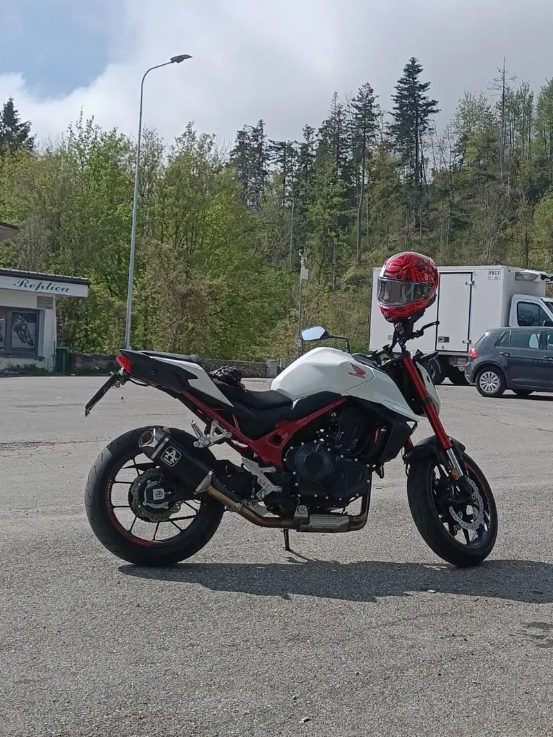 Honda CB 750 Hornet (2023 - 24) (2)