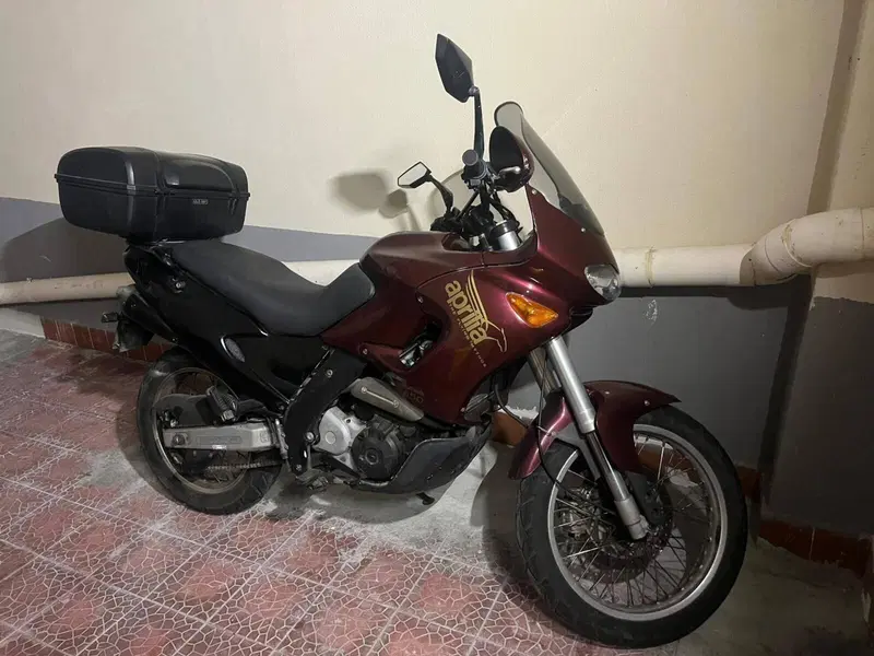 Aprilia Pegaso 650 (1997 - 00) (2)