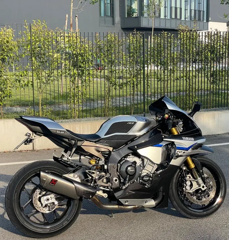 Yamaha YZF R1 M (2015 - 16) (2)