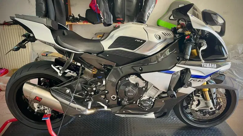 Yamaha YZF R1 M (2015 - 16) (3)