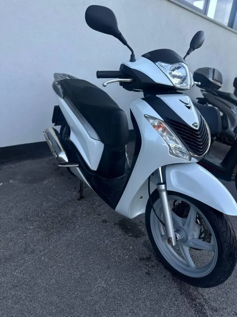 Honda SH 125 i (2009 - 12) (5)
