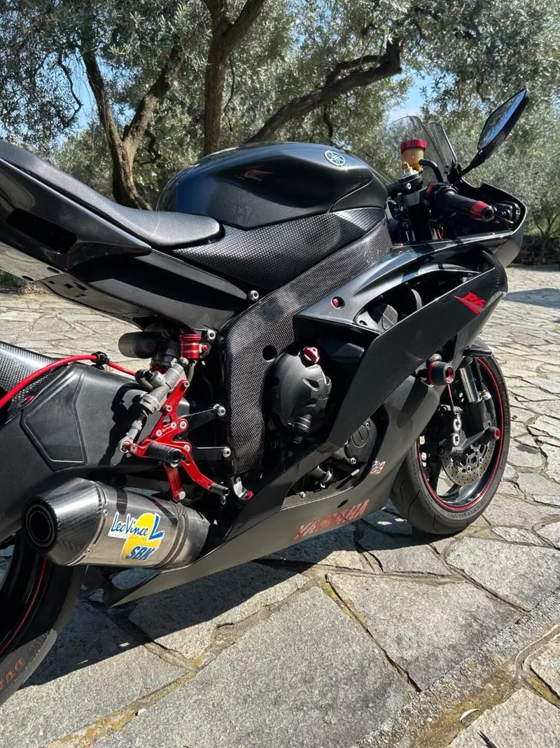 Yamaha YZF R6 (2008 - 09) (8)