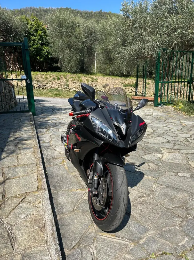 Yamaha YZF R6 (2008 - 09) (11)