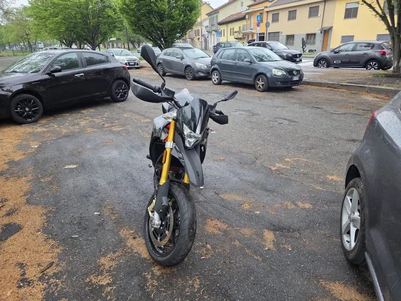 Aprilia Dorsoduro 900 (2017 - 20) (2)