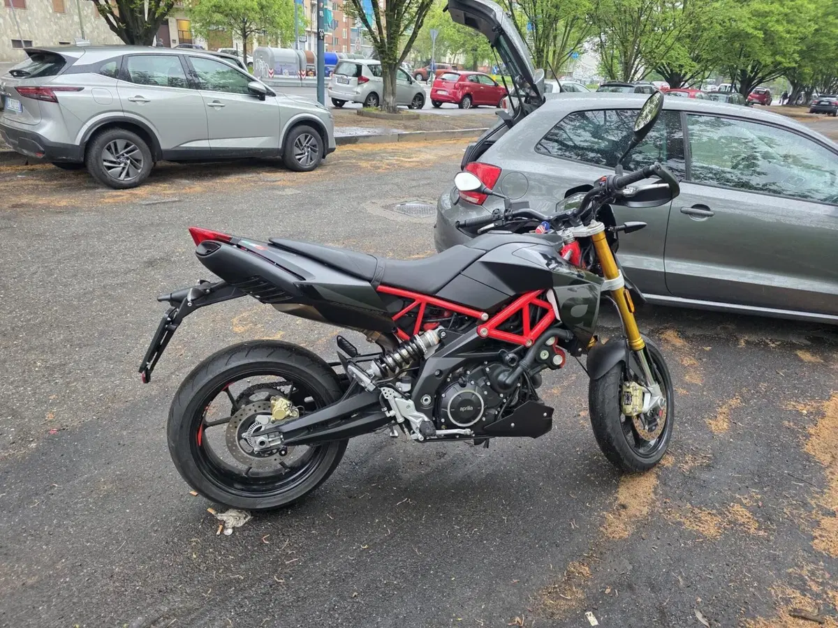 Aprilia Dorsoduro 900 (2017 - 20) (4)