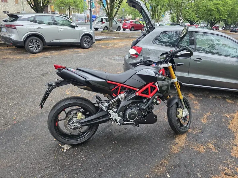 Aprilia Dorsoduro 900 (2017 - 20) (4)
