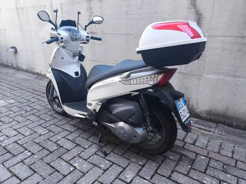 Kymco People 300i GT ABS (2016 - 20) (4)