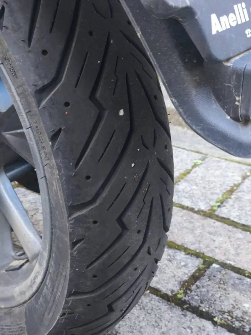 Kymco People 300i GT ABS (2016 - 20) (5)