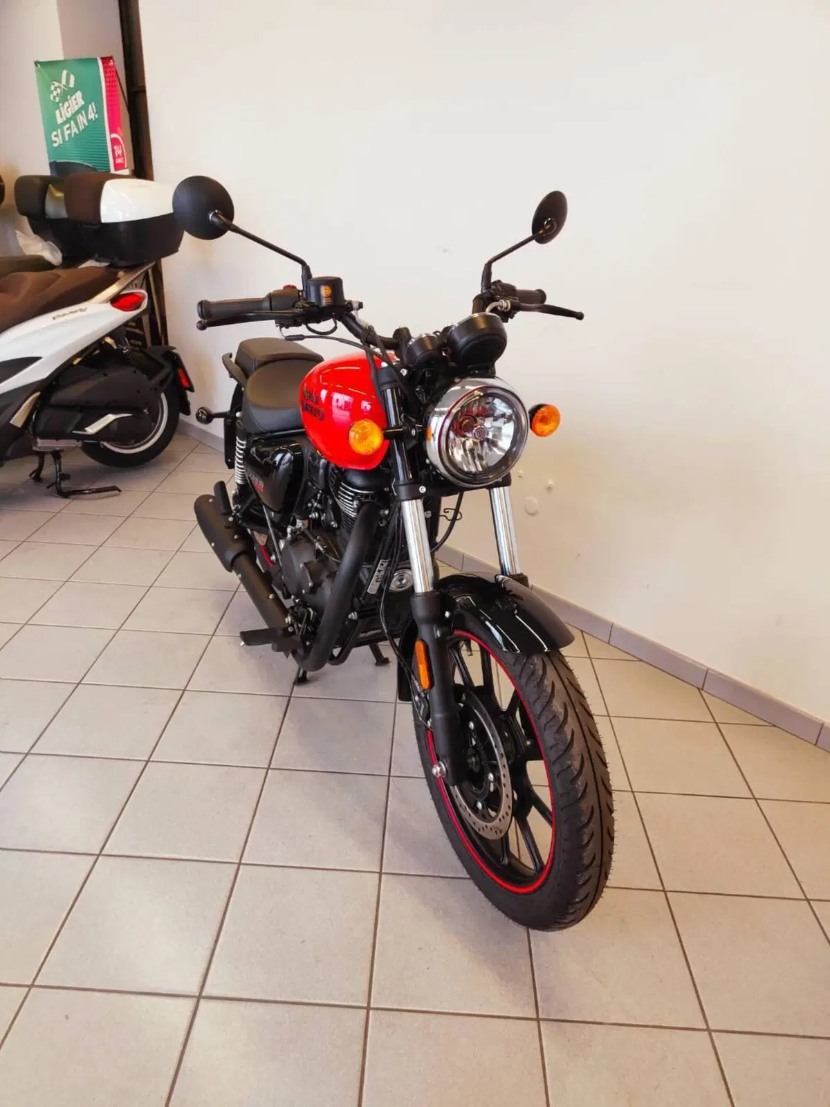 Royal Enfield Meteor 350 (2021 - 26) (6)