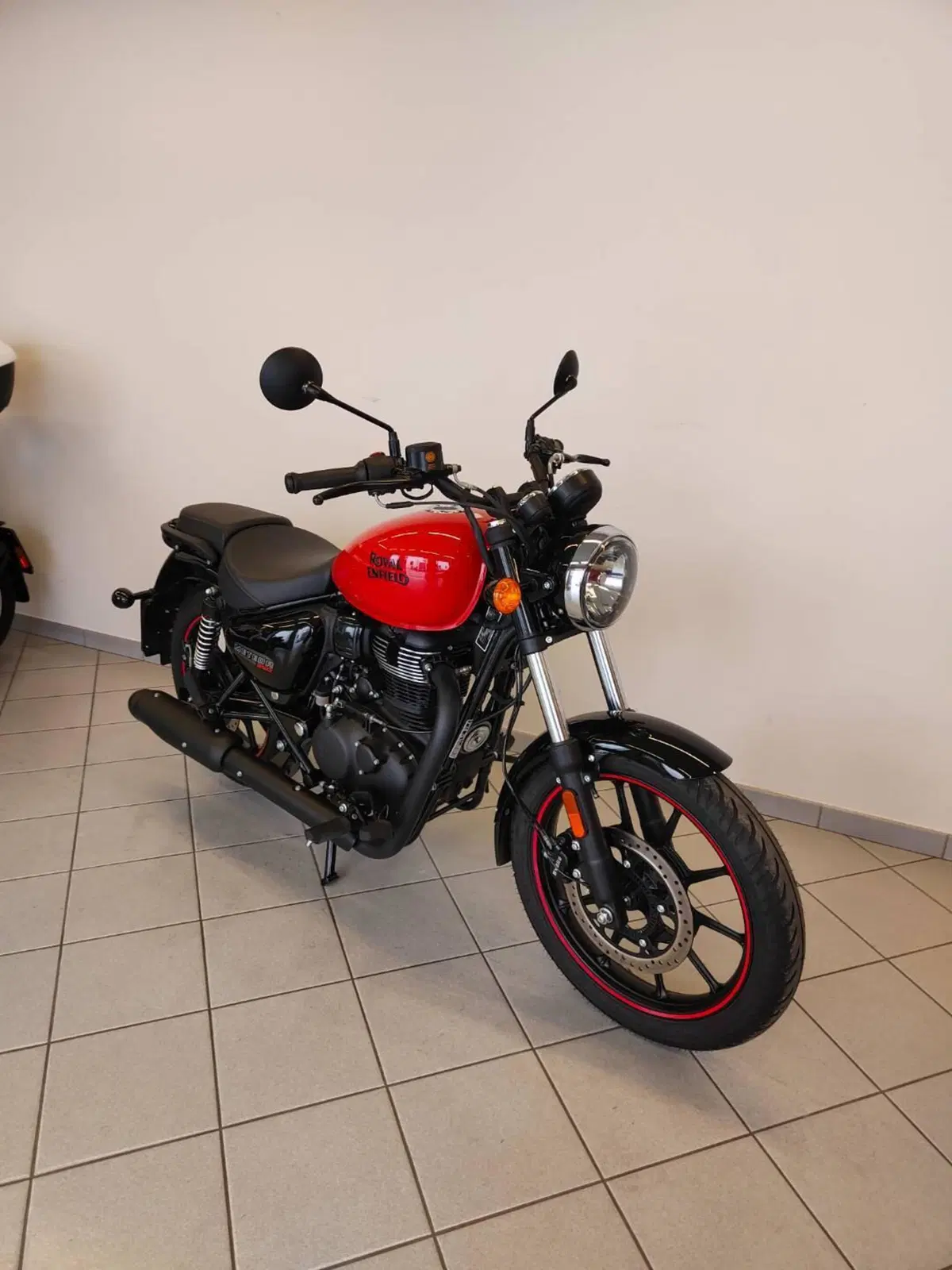 Royal Enfield Meteor 350 (2021 - 26) (14)