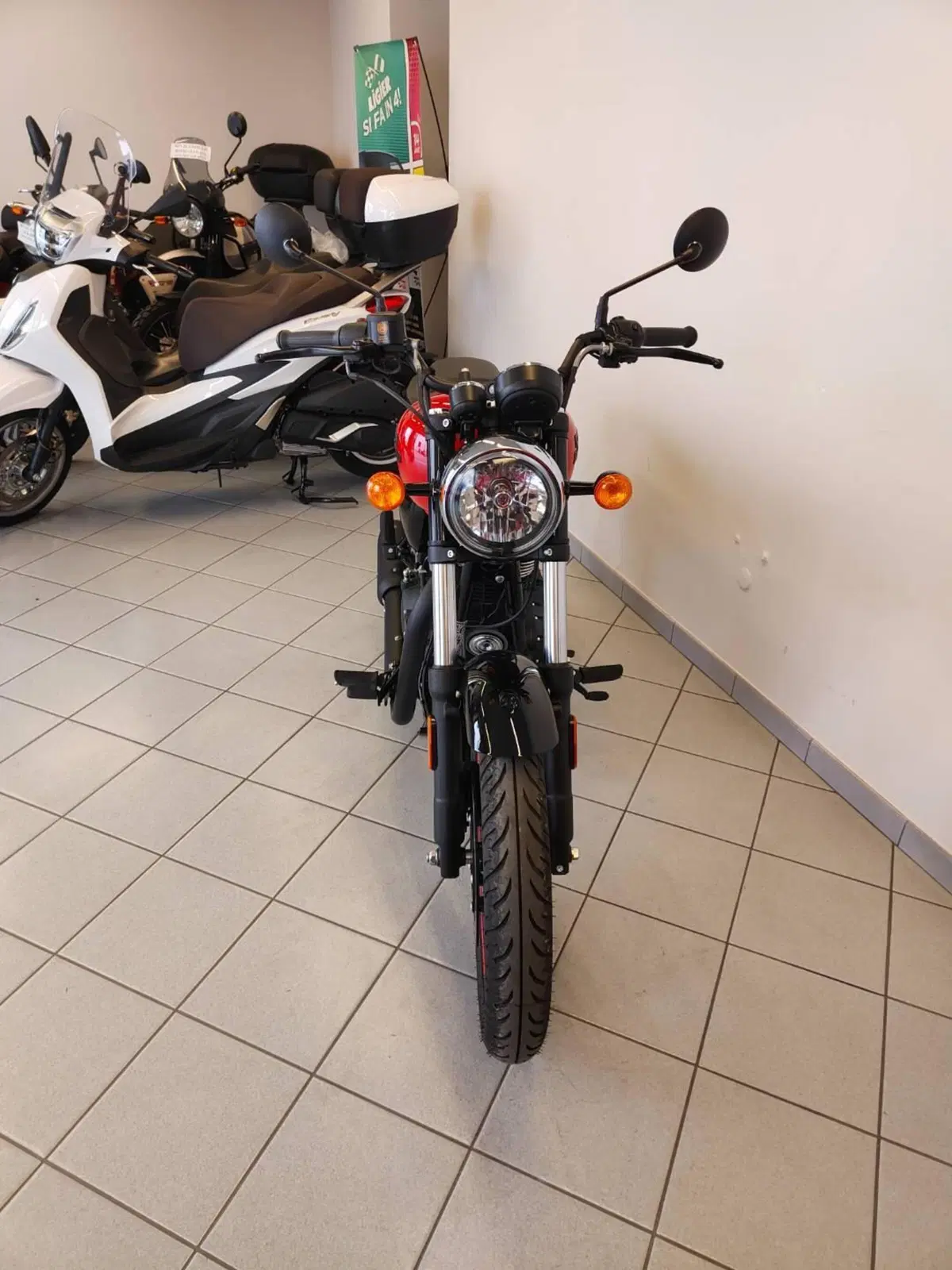 Royal Enfield Meteor 350 (2021 - 26) (16)