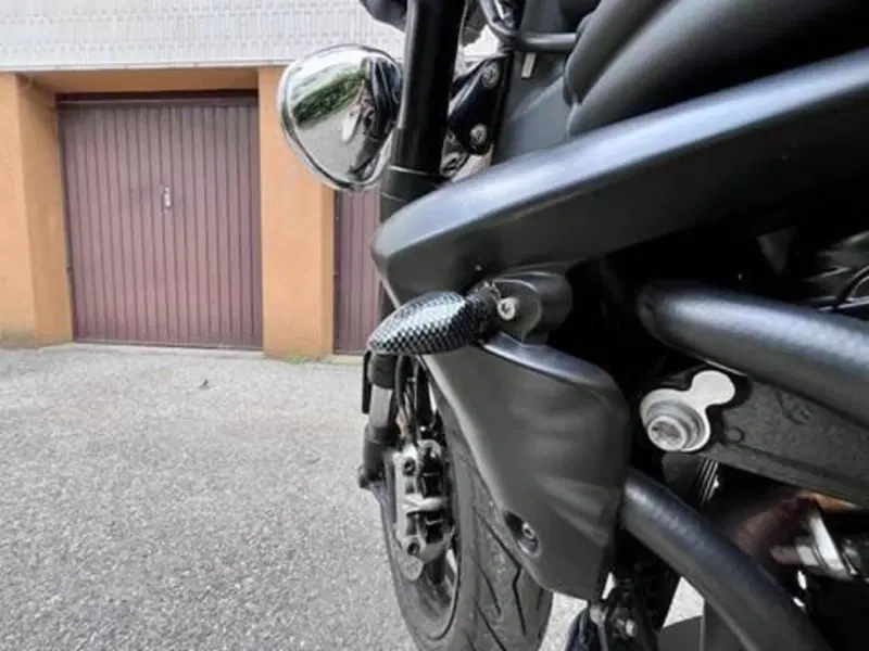 Triumph Speed Triple 1050 (2005 - 11) (4)