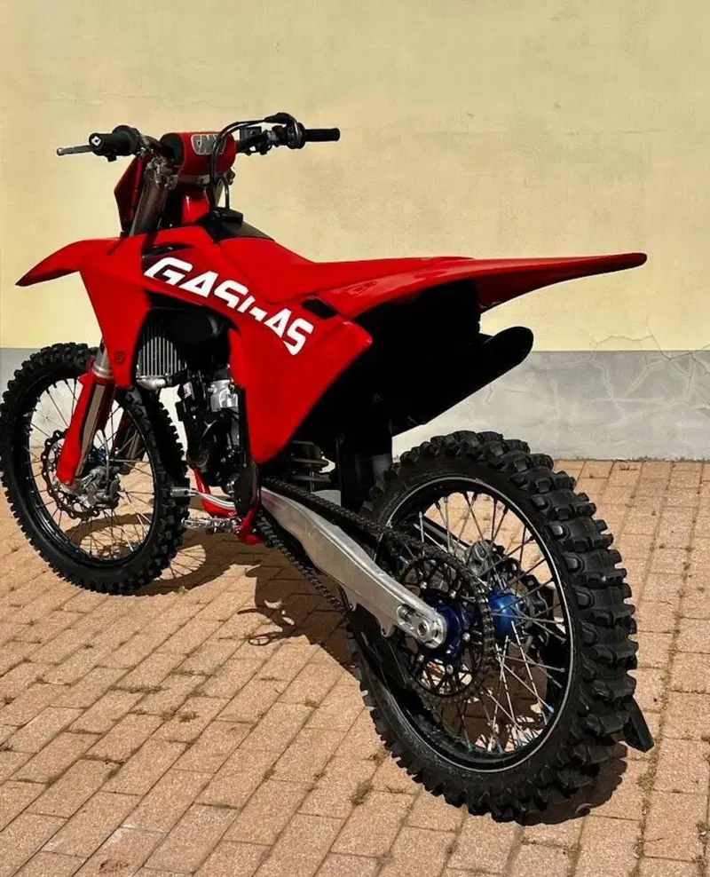 GASGAS MC 125 (2024) (3)