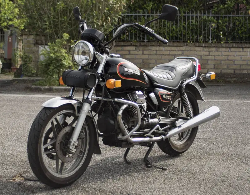 Moto Guzzi V35C