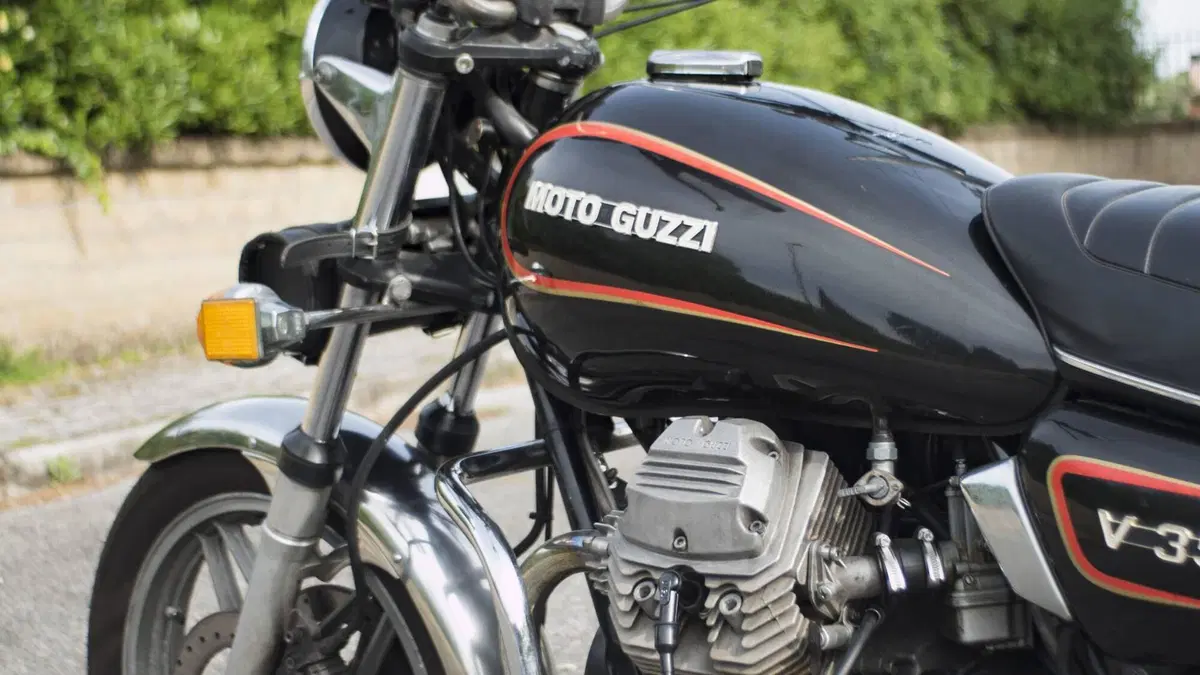 Moto Guzzi V35C (8)