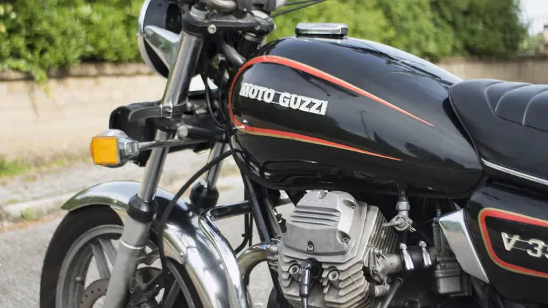 Moto Guzzi V35C (8)