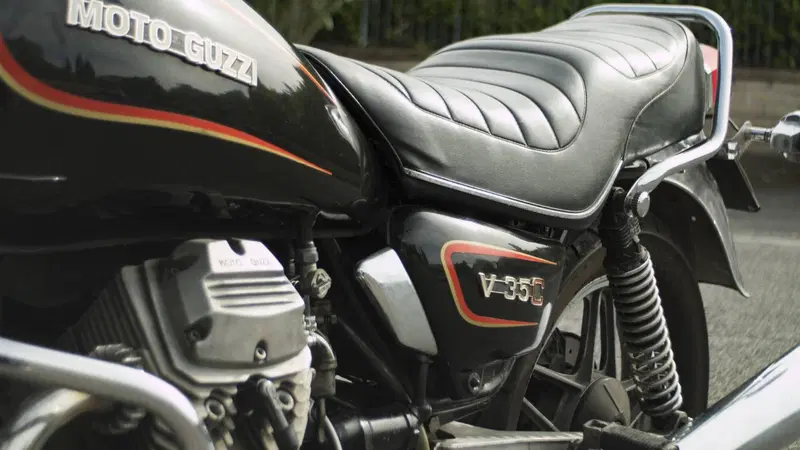 Moto Guzzi V35C (15)