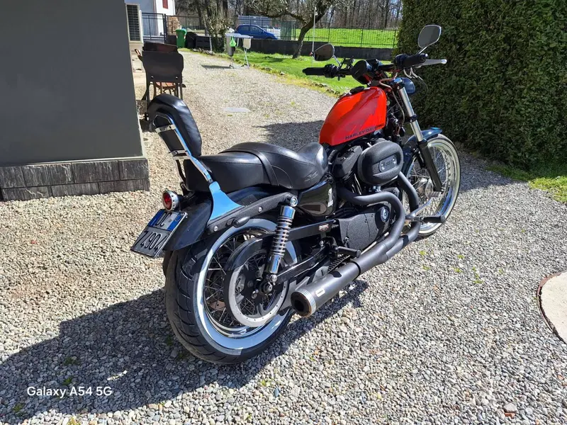 Harley-Davidson 883 Custom (2006 - 07) - XL 883C (4)