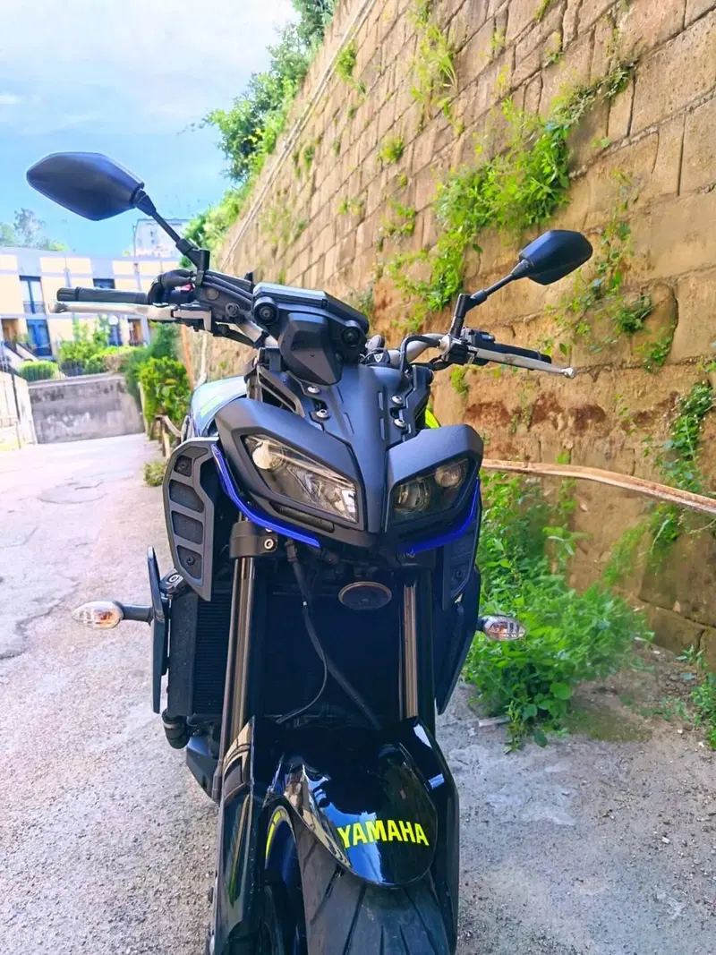Yamaha MT-09 (2017 - 20) (2)