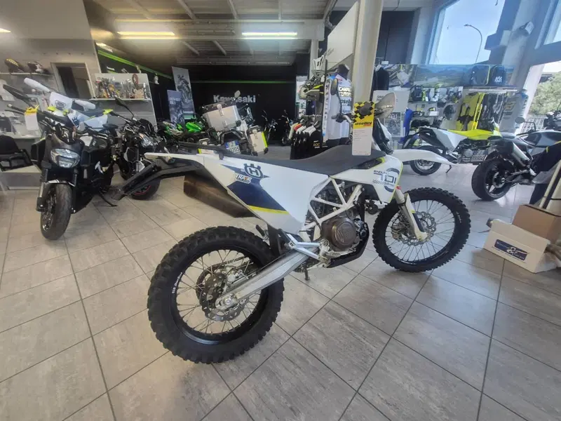 Husqvarna 701 Enduro (2017 - 19) (4)