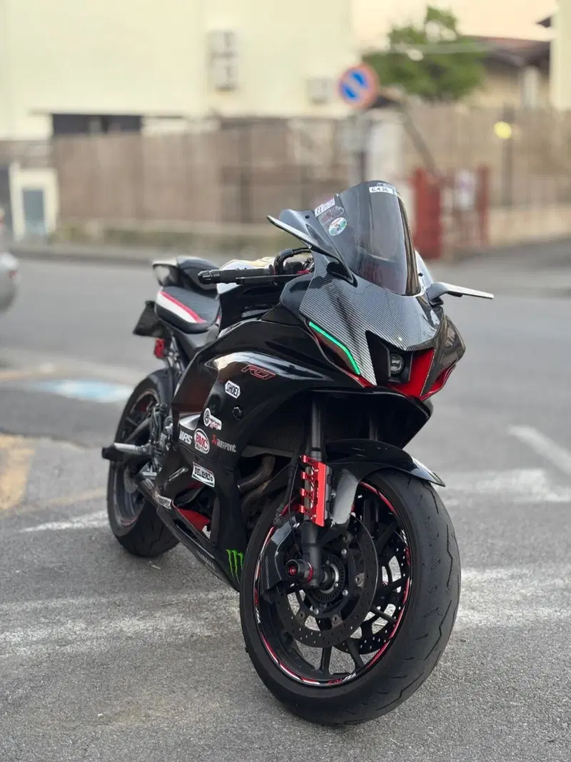 Yamaha YZF R7 (2021 - 25)