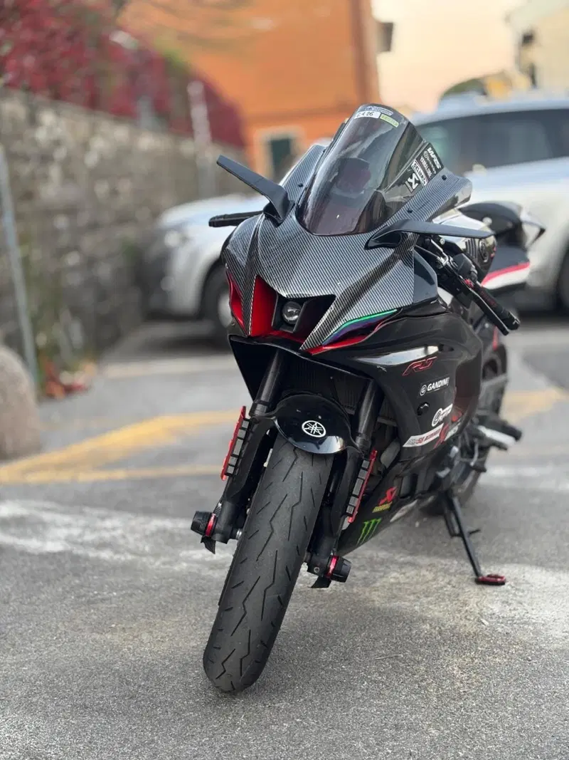 Yamaha YZF R7 (2021 - 25) (2)