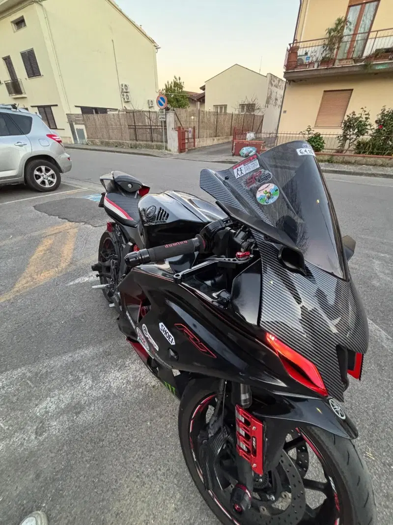 Yamaha YZF R7 (2021 - 25) (4)