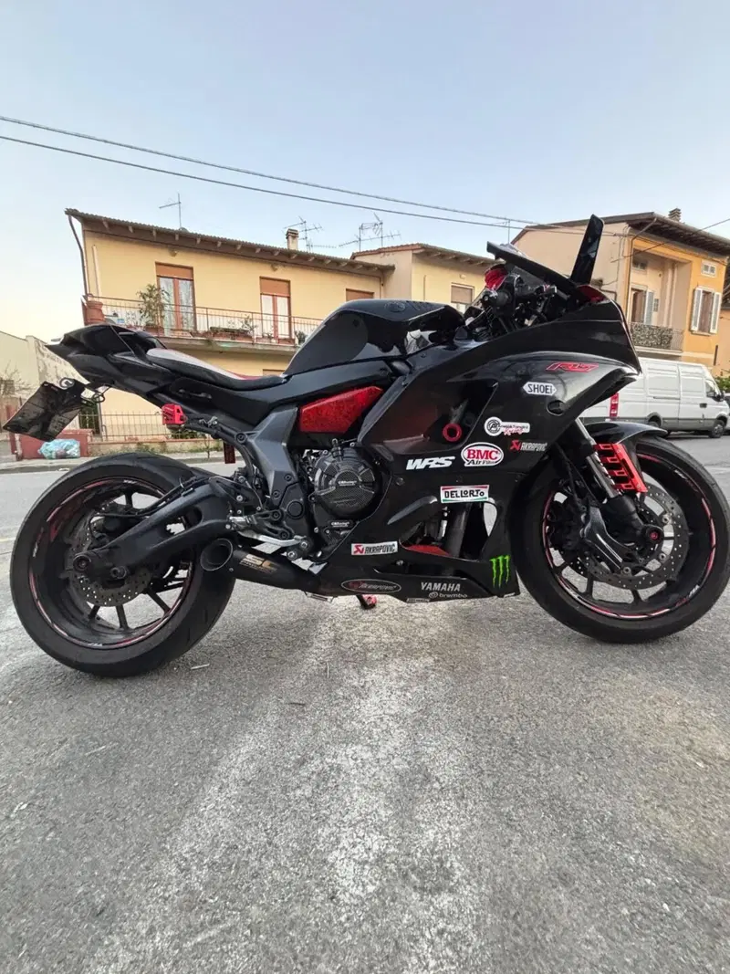 Yamaha YZF R7 (2021 - 25) (11)