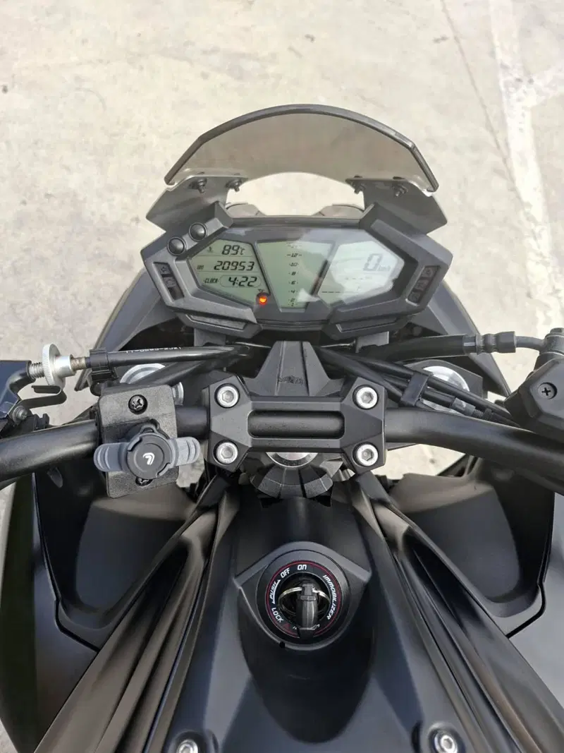 Kawasaki Z 800 e (2012 - 13) (5)