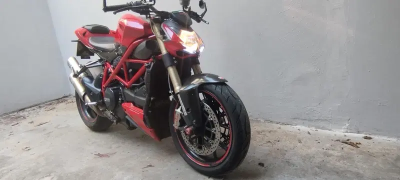 Ducati 848 (2007 - 13) (6)