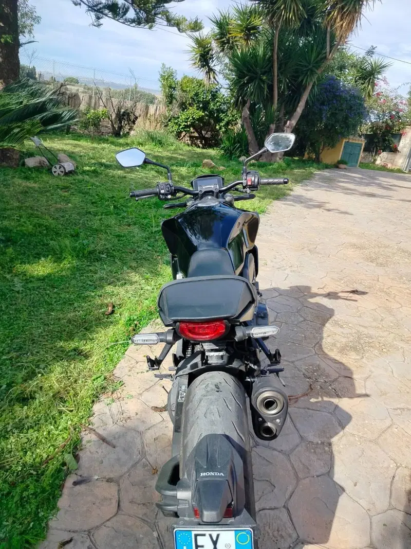 Honda CB 1000 R Black Edition (2021 - 25) (4)
