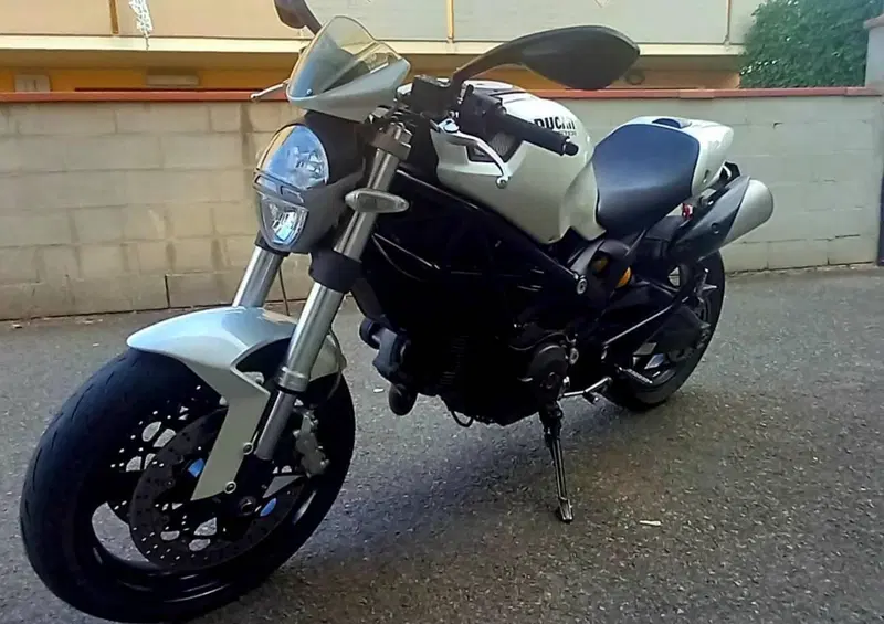Ducati Monster 696 (2008 - 13) (3)