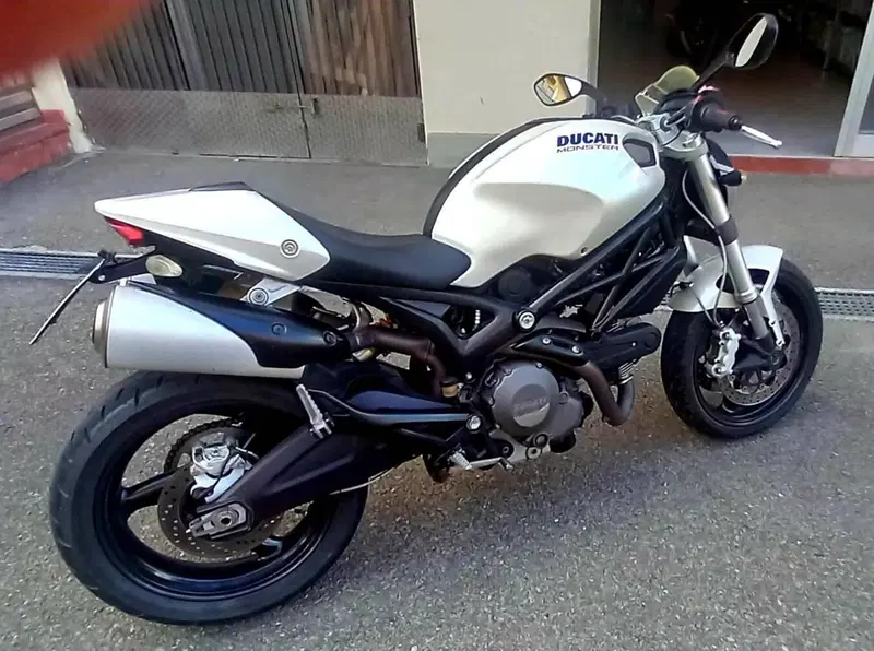 Ducati Monster 696 (2008 - 13) (5)