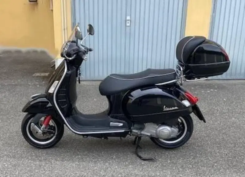 Vespa GTS 300 Super (2008 - 16) (2)