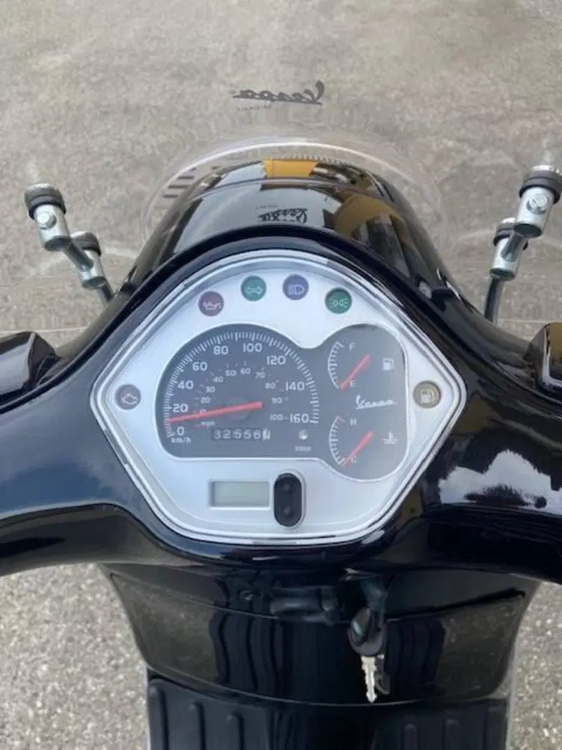 Vespa GTS 300 Super (2008 - 16) (7)