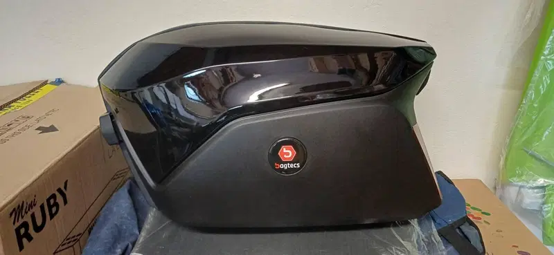 Set valigie laterali rigide e norbide per honda nc Bagtecs + givi (2)