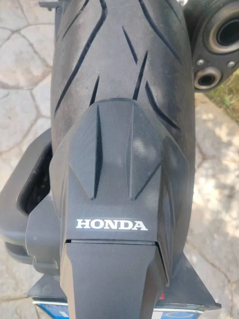 Honda CB 1000 R Black Edition (2021 - 25) (9)